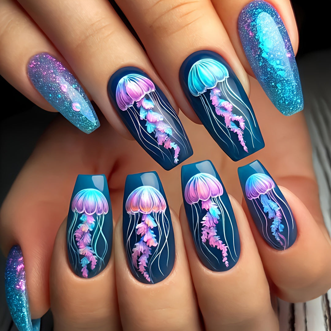 Artificia nails with fascinating jellyfish design Kalsten