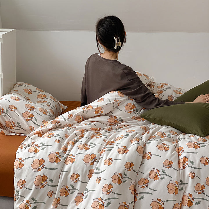 Cotton percale duvet cover and pillowcase set with fine watercolor flower print and hotel closure