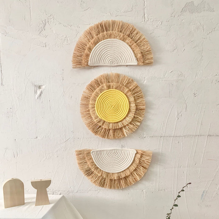 Decorative wall decoration with synthetic fiber and wooden beads Kalsten