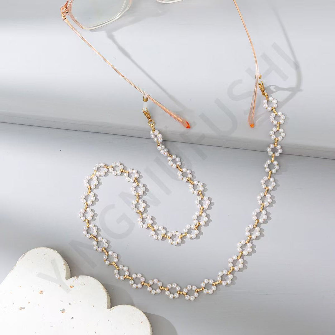 Elegant Pearl and Gold Chain Eyewear Holder Kalsten