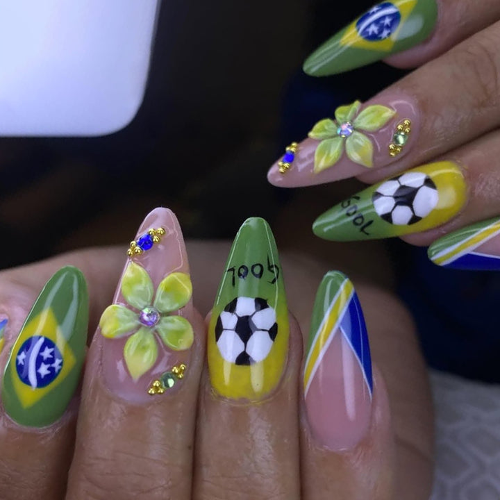 Themed Soccer-Inspired Nail Art Extensions Kalsten