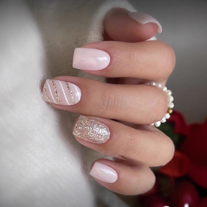 Elegant artificial nails with glitter accents Kalsten