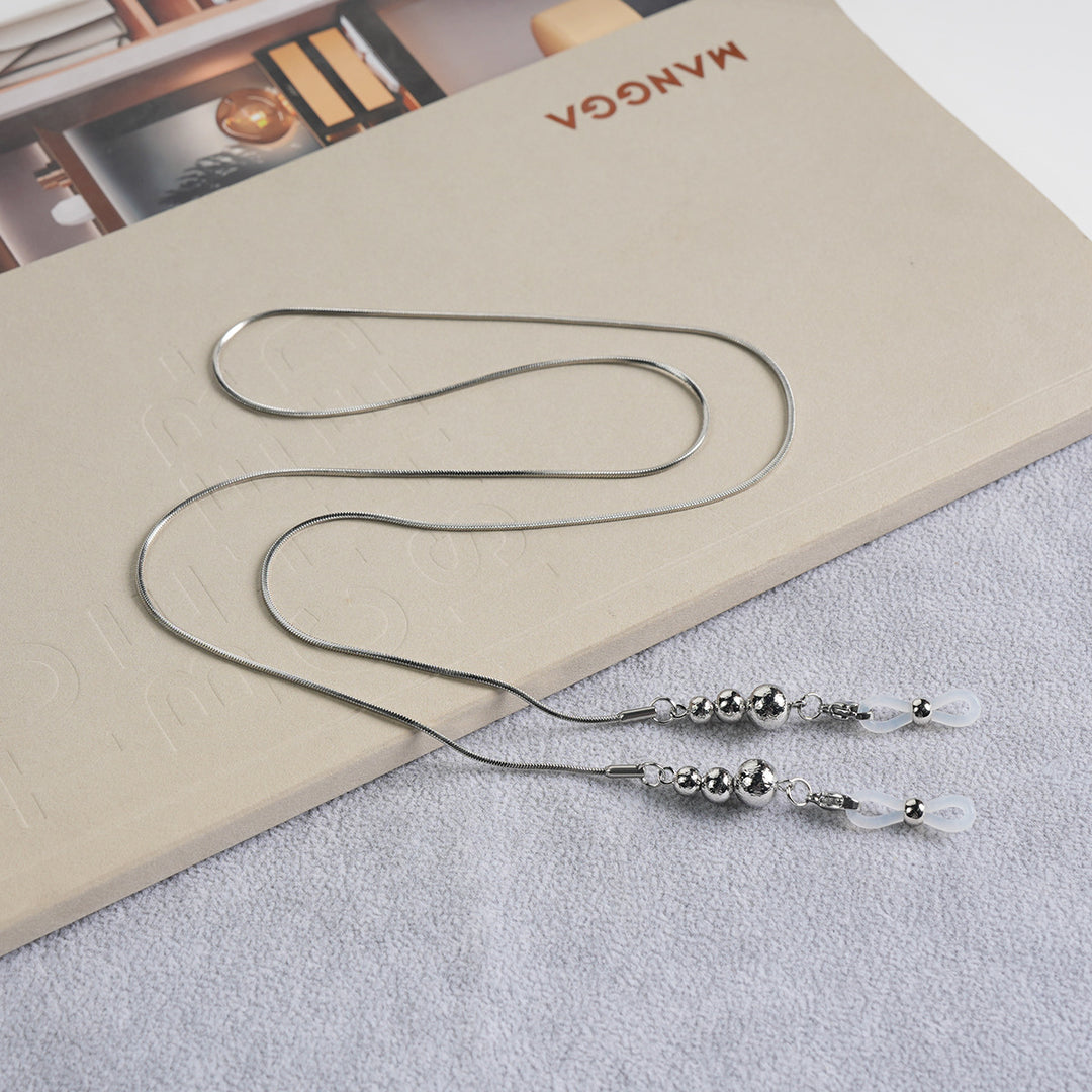 Sleek Metallic Eyewear Chain kalsten