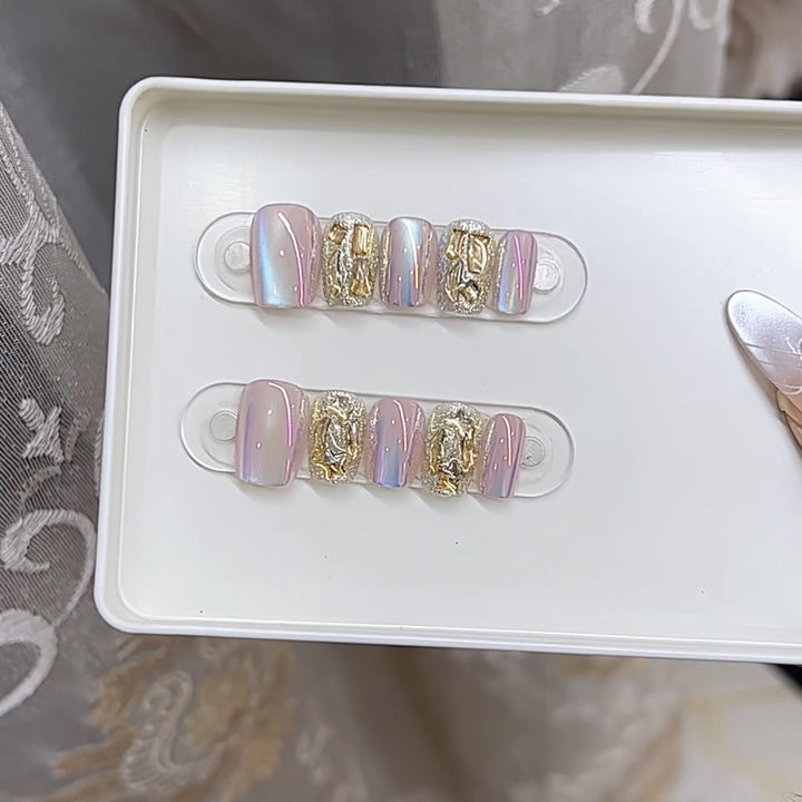 Luxurious Press-On Nail Art Set with Gold Accents Kalsten