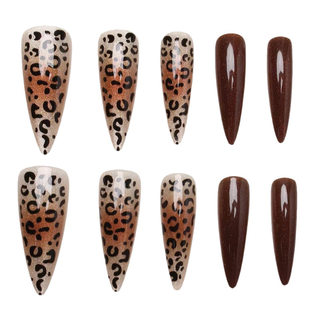 Elegant designed artificial nails Kalsten