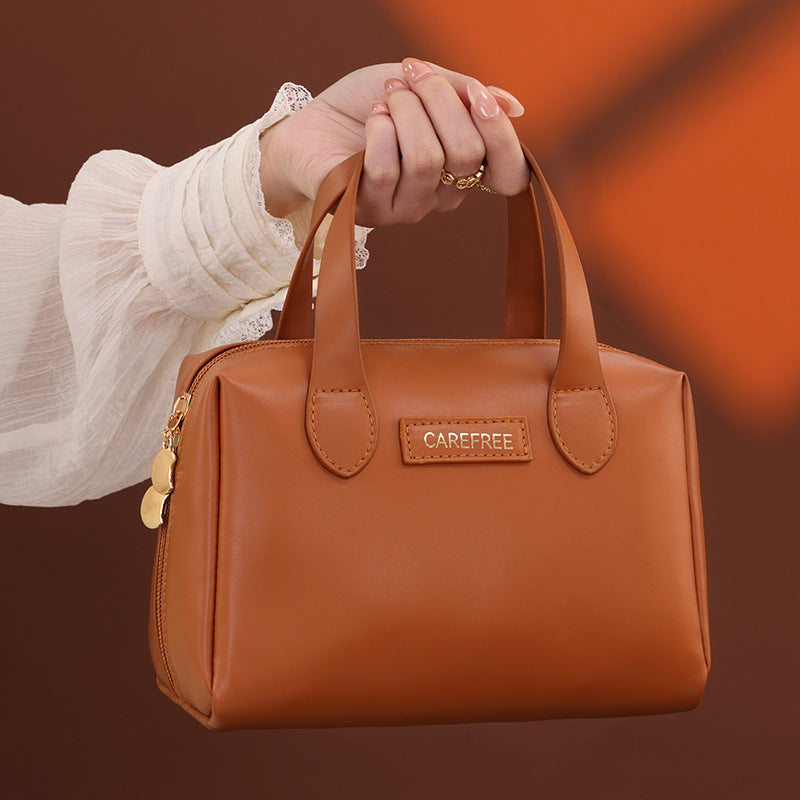 Cosmetic Transport Bag with Elegant Design and Practical Compartments Kalsten