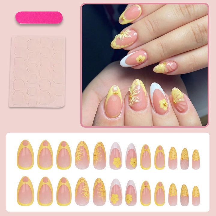 Nail art set with playful flower decorations Kalsten