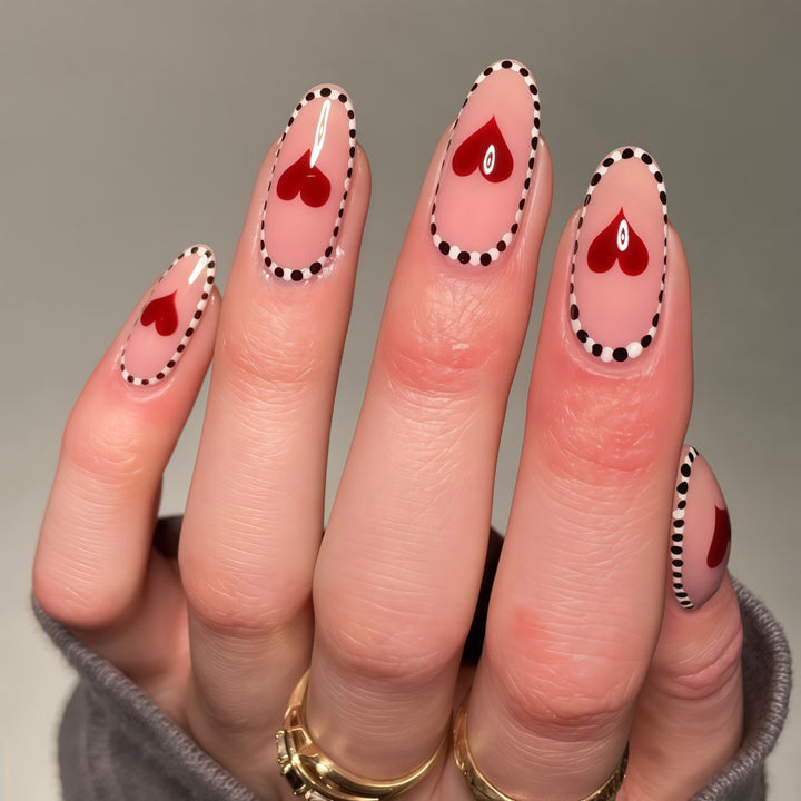 Artificial nails with heart-shaped accents Kalsten