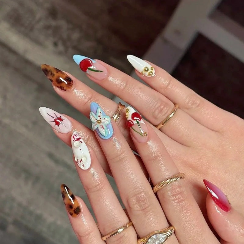 Animal-Inspired Press-On Nail Art Set Kalsten