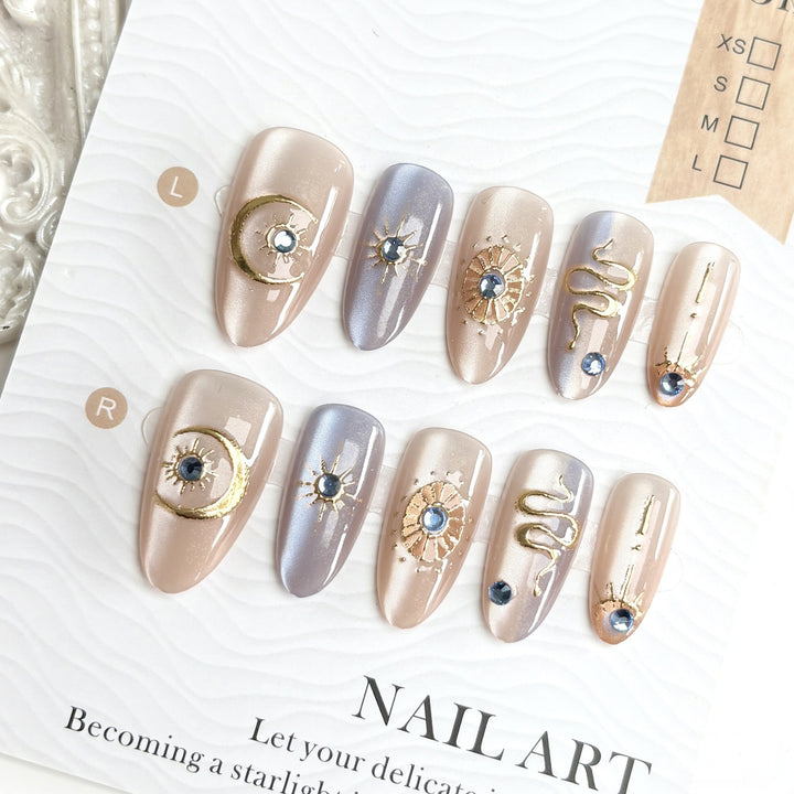 Glamorous artificial nails with luxurious accents Kalsten