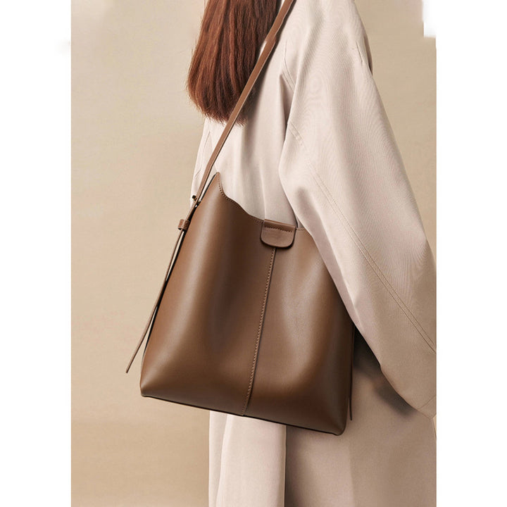 Elegant Structured Shoulder Bag Kalsten