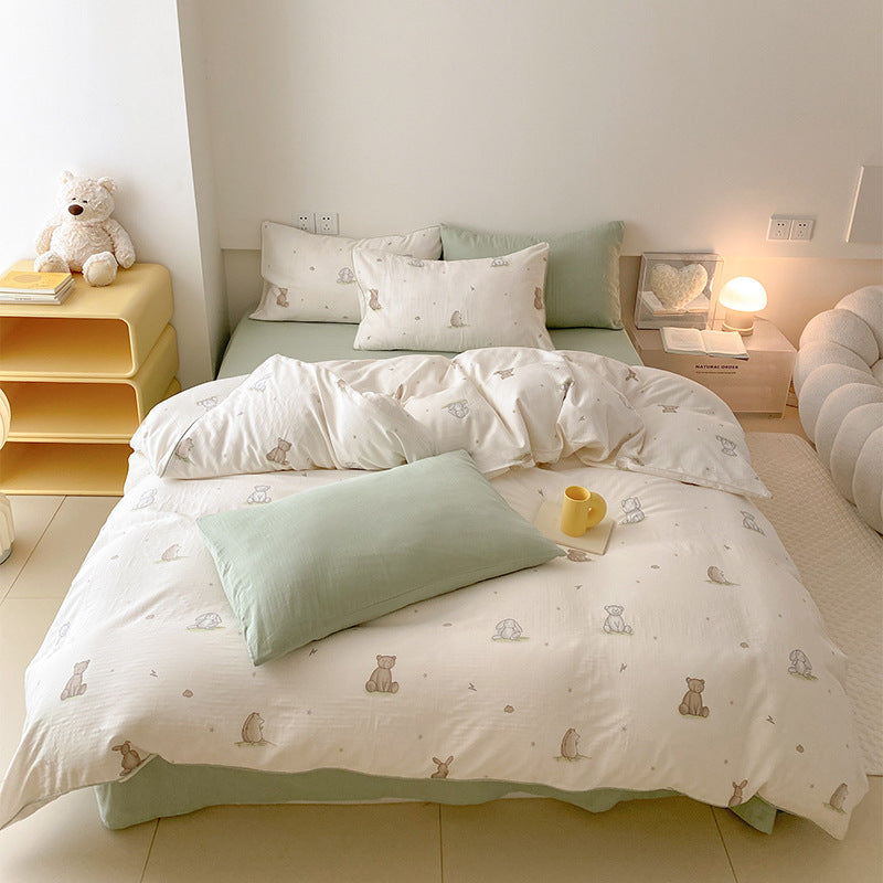 Playful bed linen set made of cotton percale with peach print and reversible function