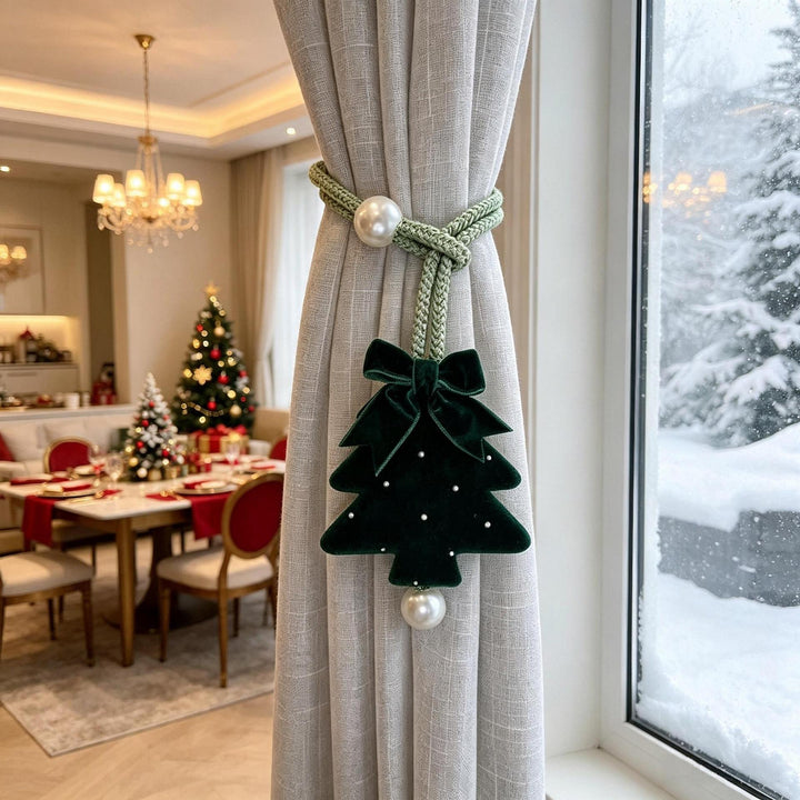 Charm pendant in Christmas tree design