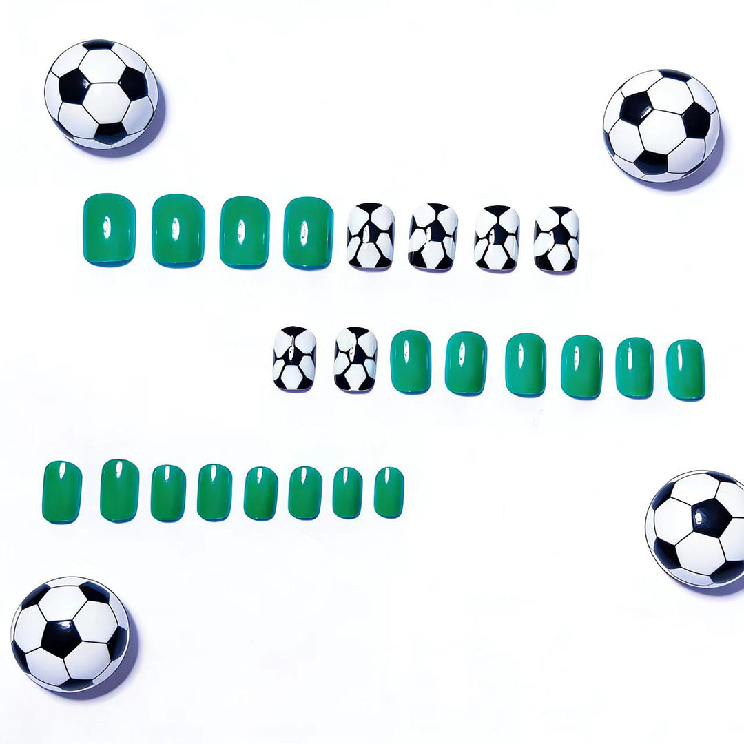Artificial nails in sporty football design Kalsten