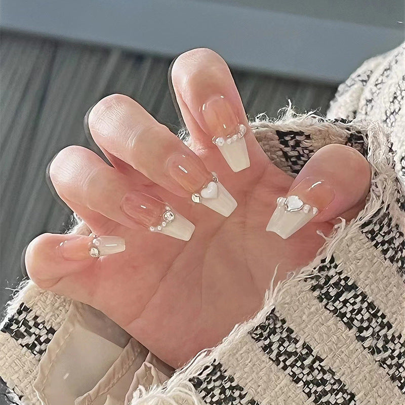 Artful nail extensions with 3D elements Kalsten