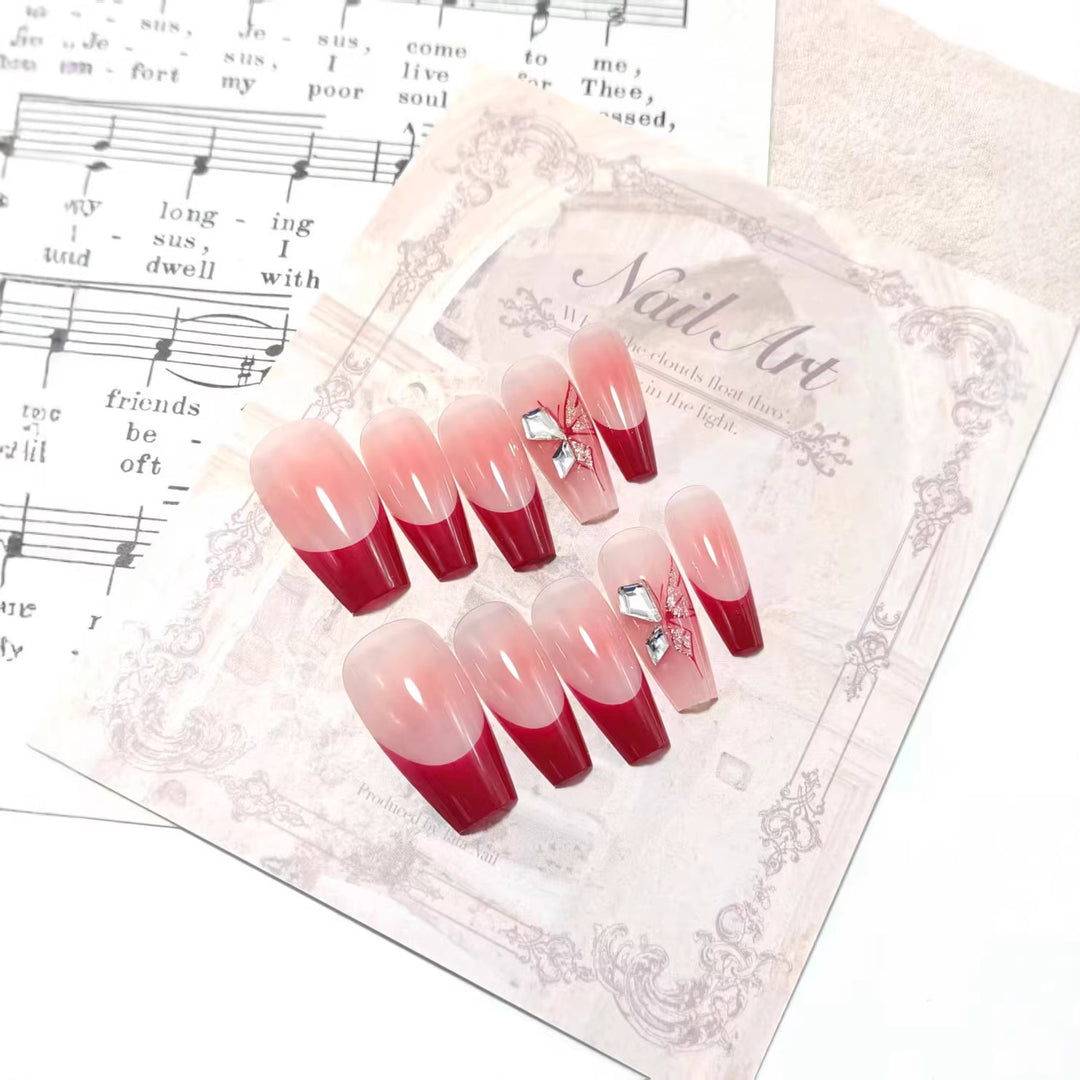 Artificial High Gloss Artificial Nails with Elegant Decorations Kalsten