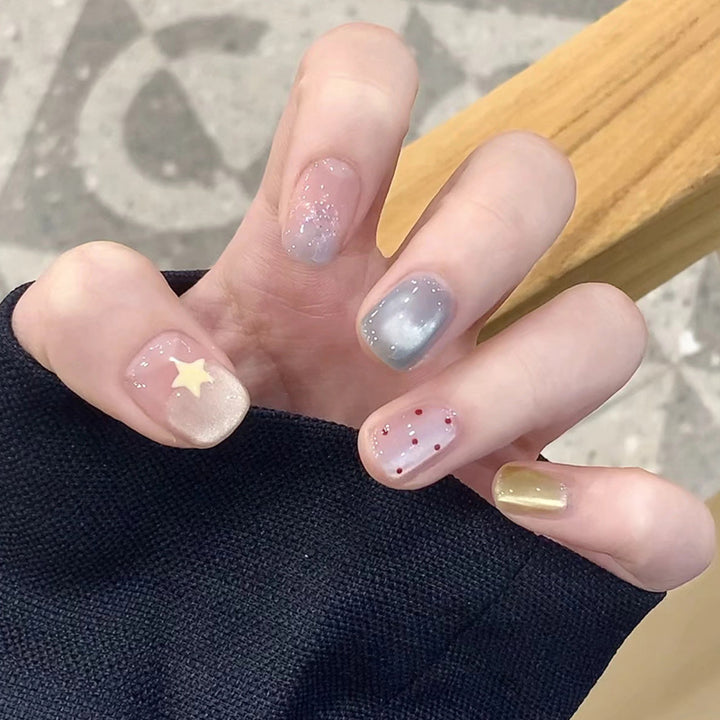 Elegant Press-On Nail Tips with Gold Accents Kalsten