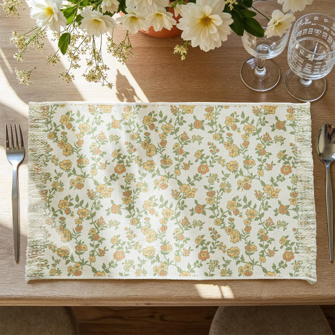 Woven decorative runner with damask jacquard and hand-fringed edge Kalsten