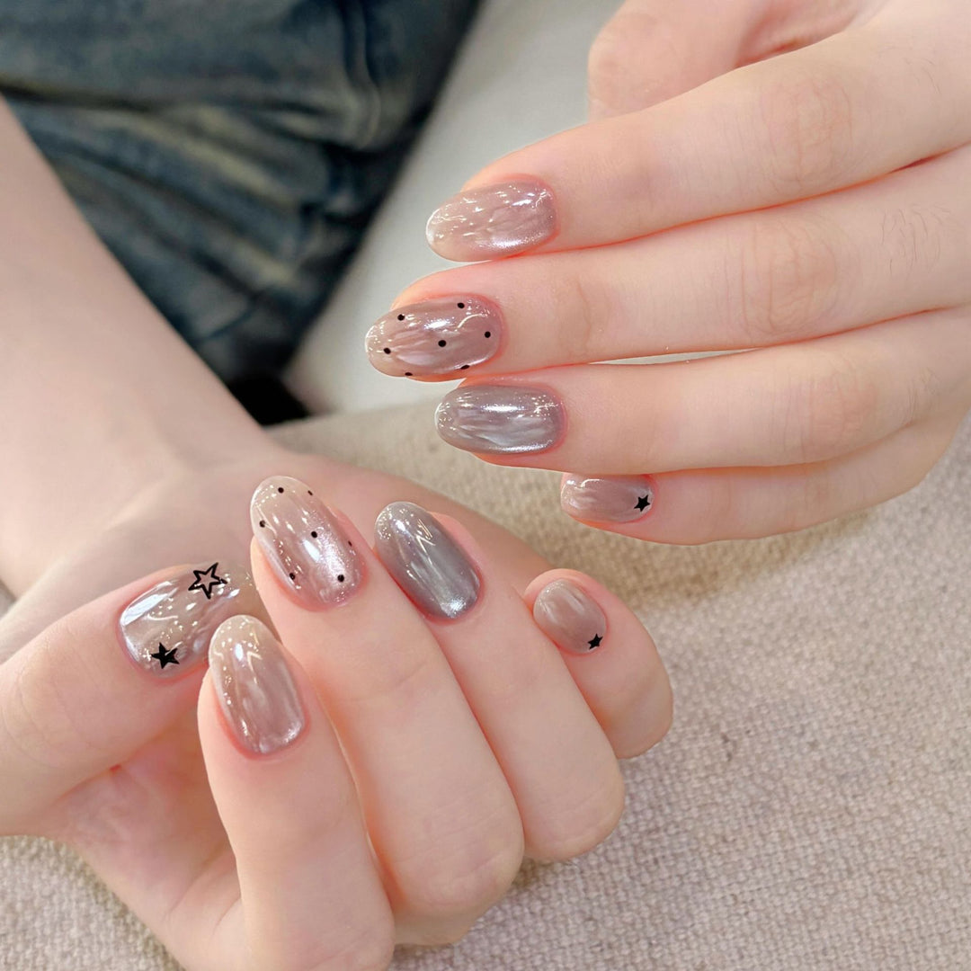 Artificial nails with creative star designs Kalsten