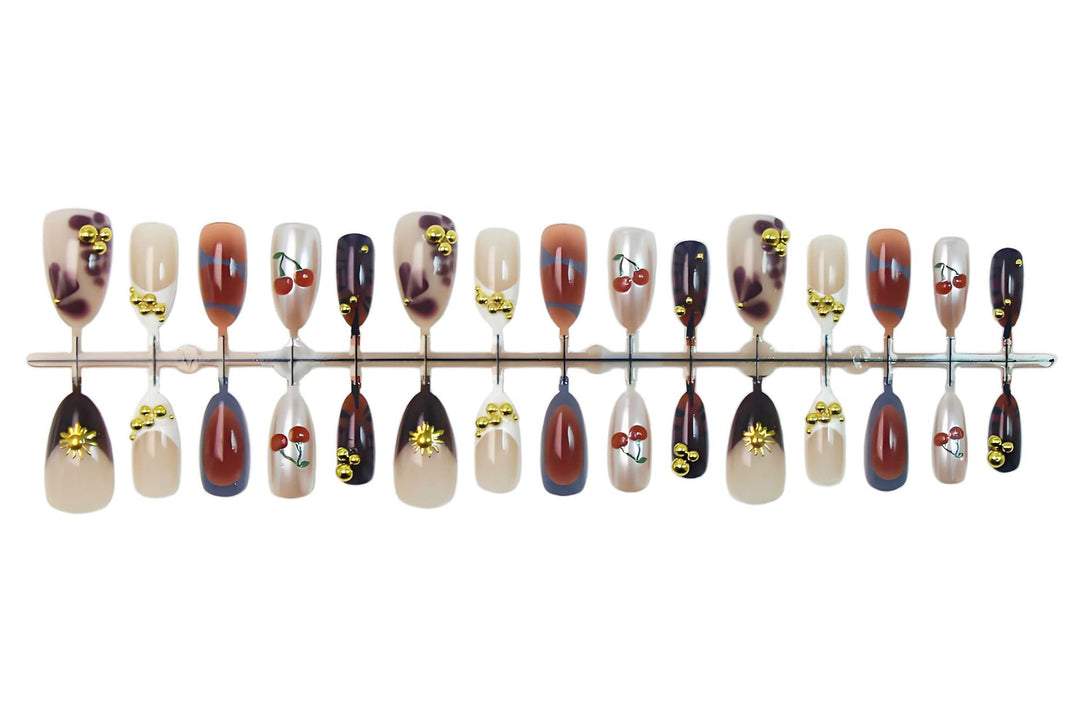 Artificial nail set with luxurious decorative accents Kalsten