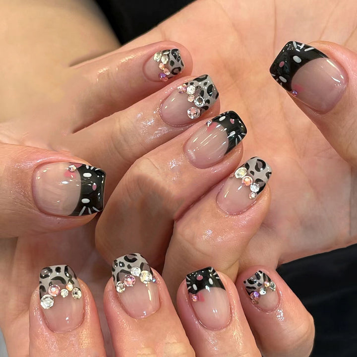 Artful nail art with glamorous 3D embellishments Kalsten