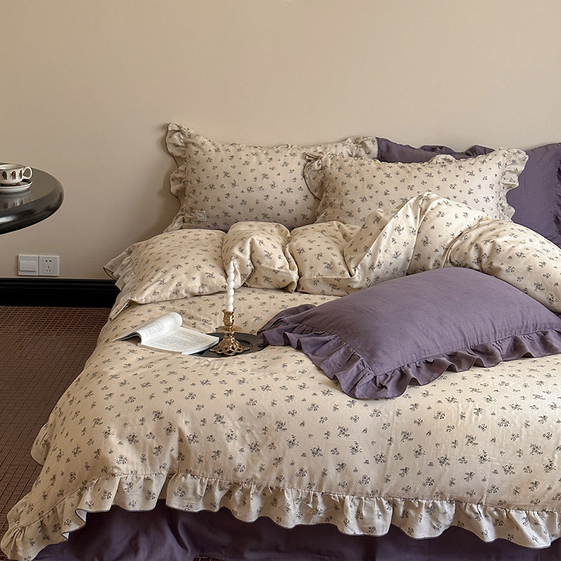 Country house bedding set made of cotton percale with fine allover floral pattern, ruffle and reversible function