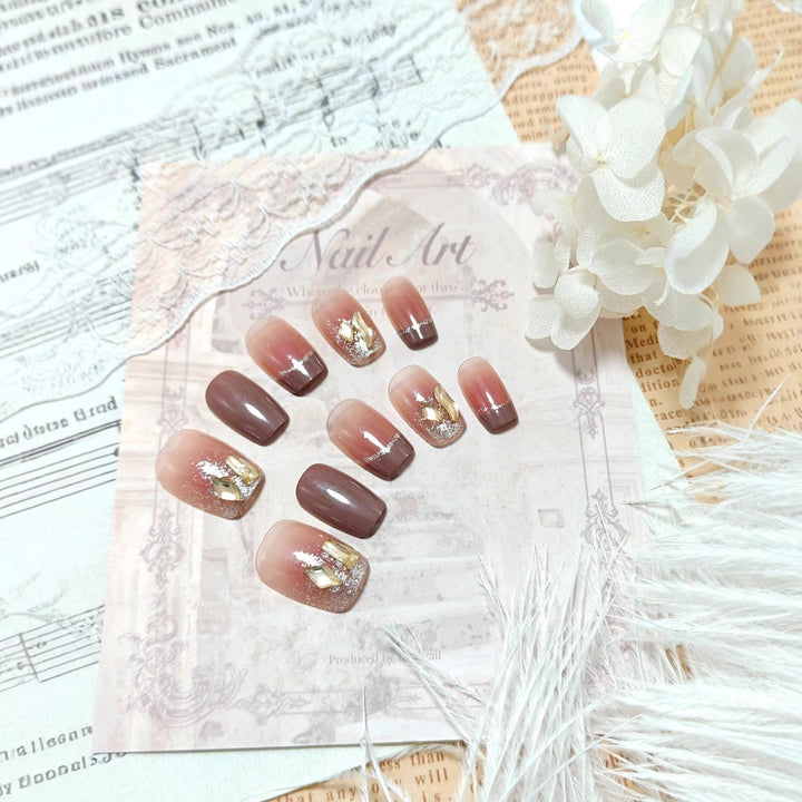 Artificial Nails in Elegant Glitter Design Kalsten