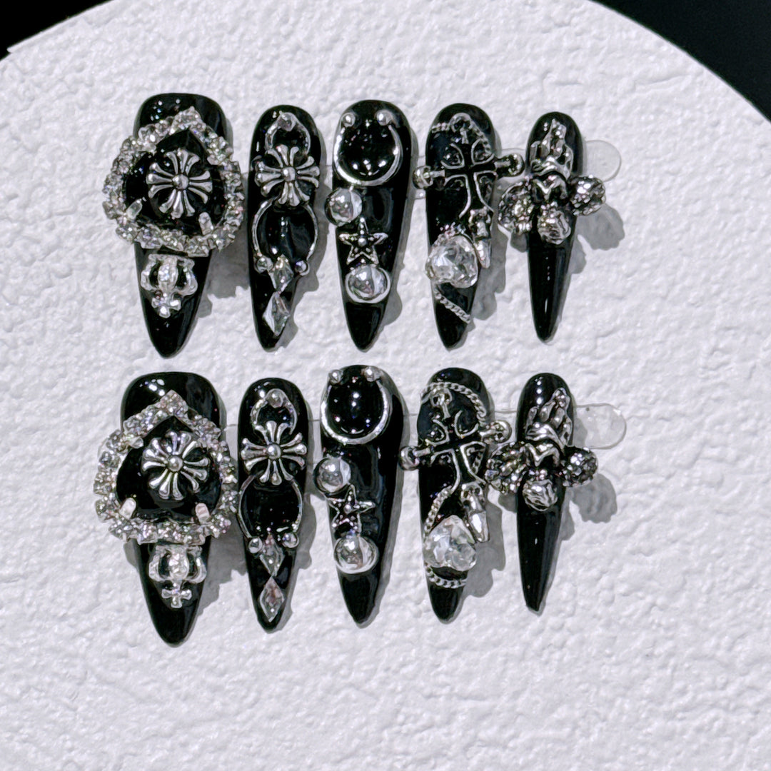 Glamorous Nail Art Extensions