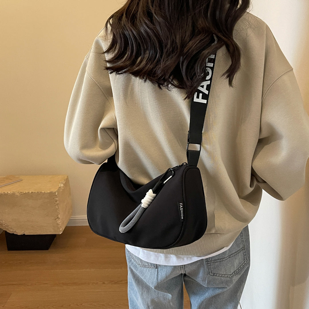 Fashionable shoulder bag with adjustable carrying strap Kalsten