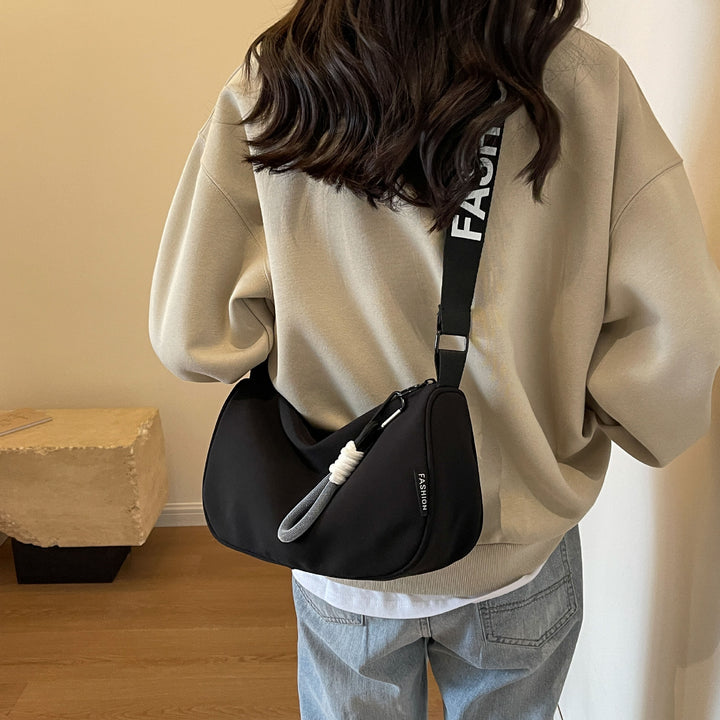 Fashionable shoulder bag with adjustable carrying strap Kalsten
