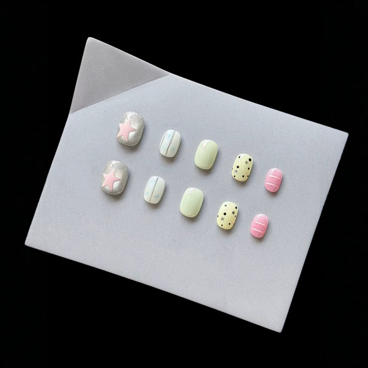 Charming Decorative Press-On Nail Set
