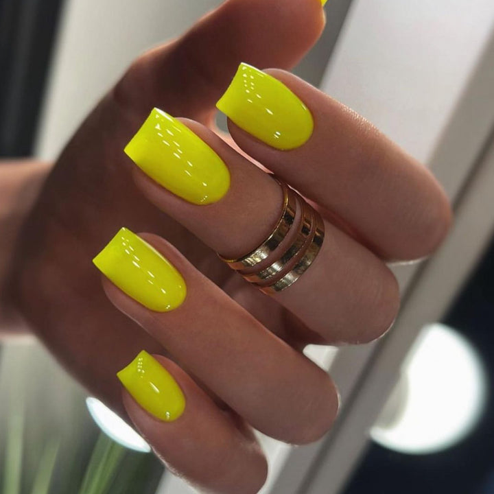 High-Shine Acrylic Nail Art Extensions Kalsten
