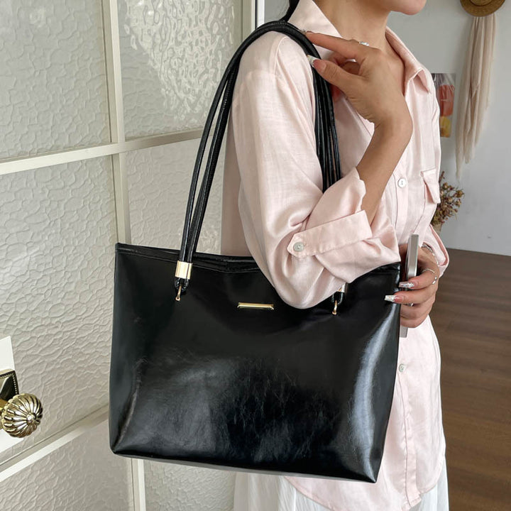 Elegant Glossy Handbag