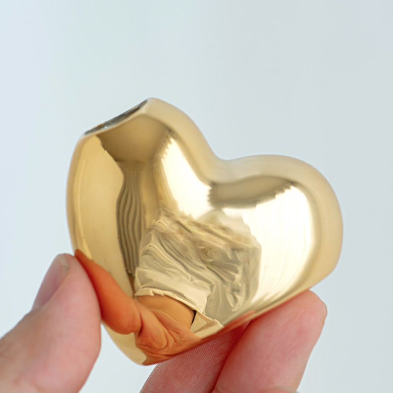 Elegant Decorative Heart Figure Kalsten
