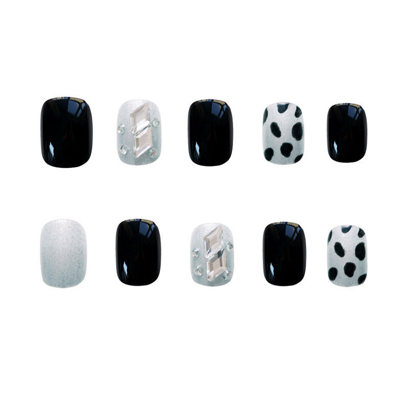 Glamorous Decorative Press-On Nails