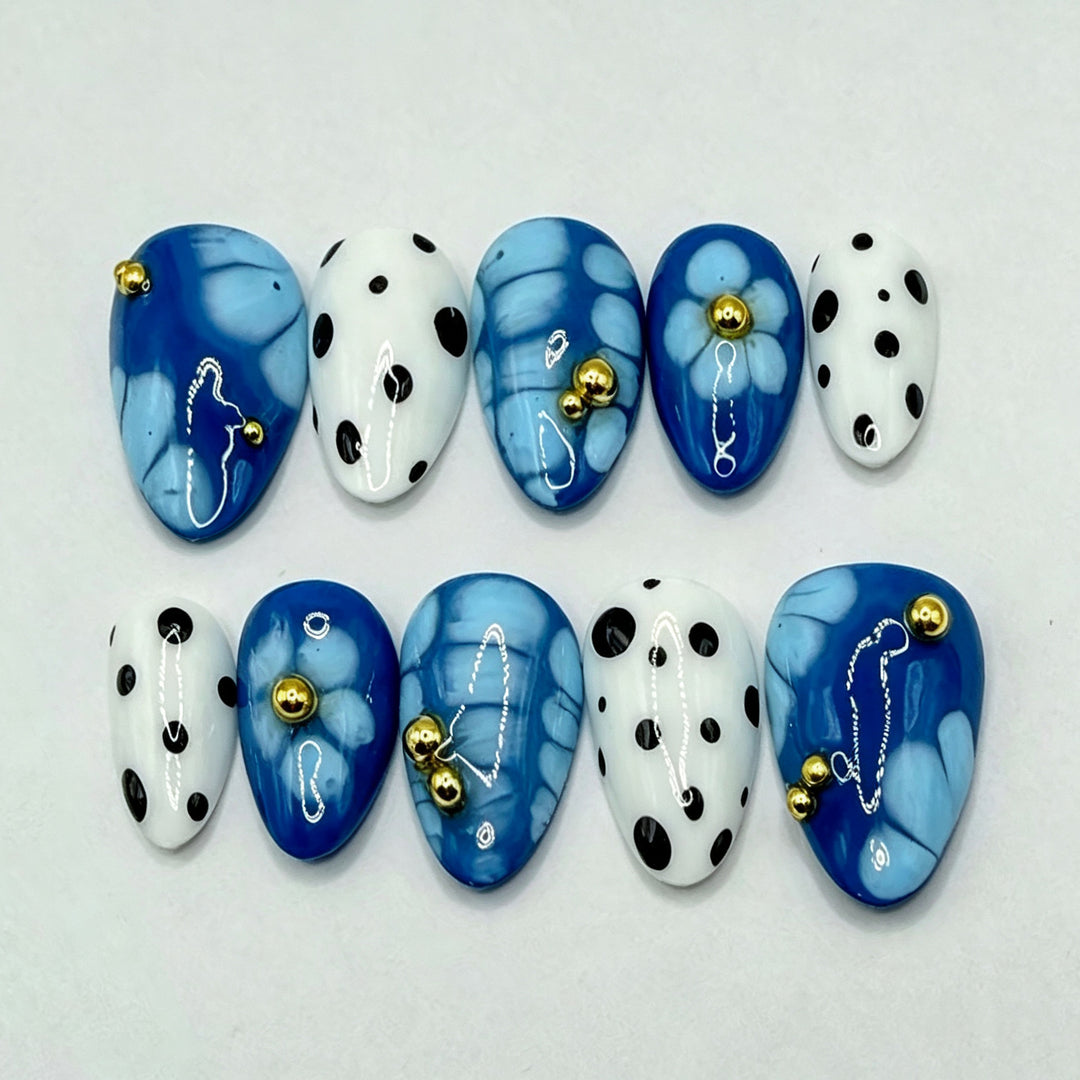 Artistic Press-On Nail Set with Geometric Patterns