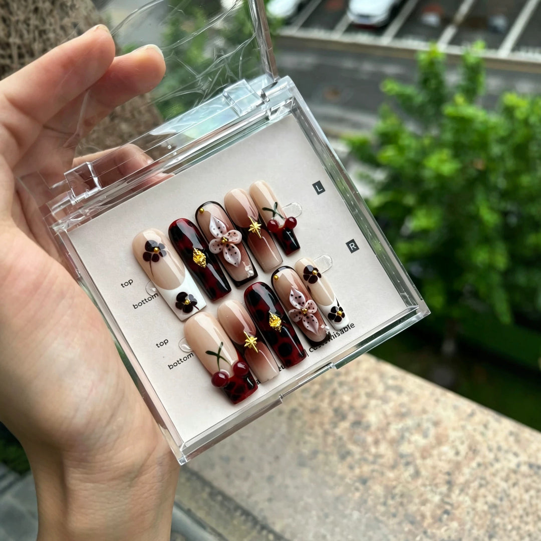 Artistic Decorative Press-On Nails Set