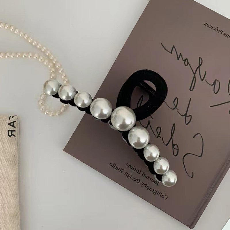 Elegant Pearl Hair Claw Kalsten