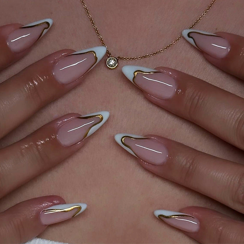 High-quality artificial nail set with elegant gold accents Kalsten