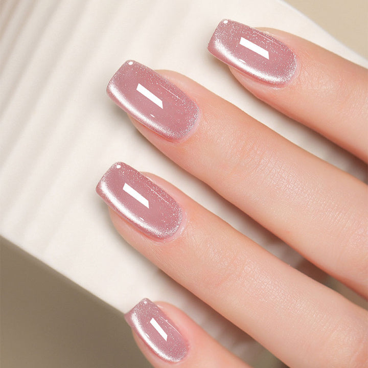 Shiny artificial nails with soft pink effect Kalsten