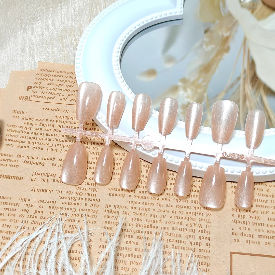 High-Quality Artificial Nails in Timeless Nude Look Kalsten