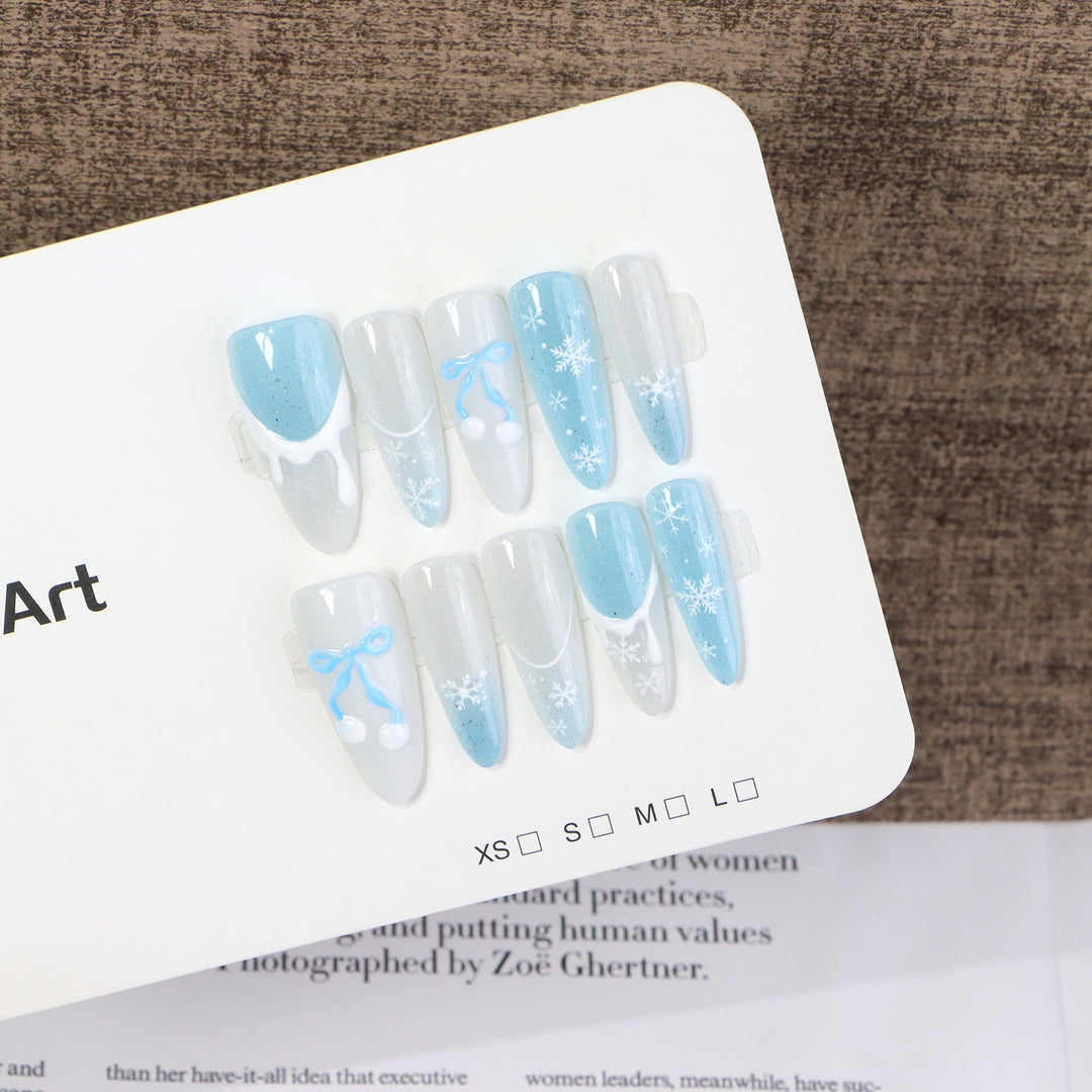Seasonal Snowflake Press-On Nail Art Set Kalsten