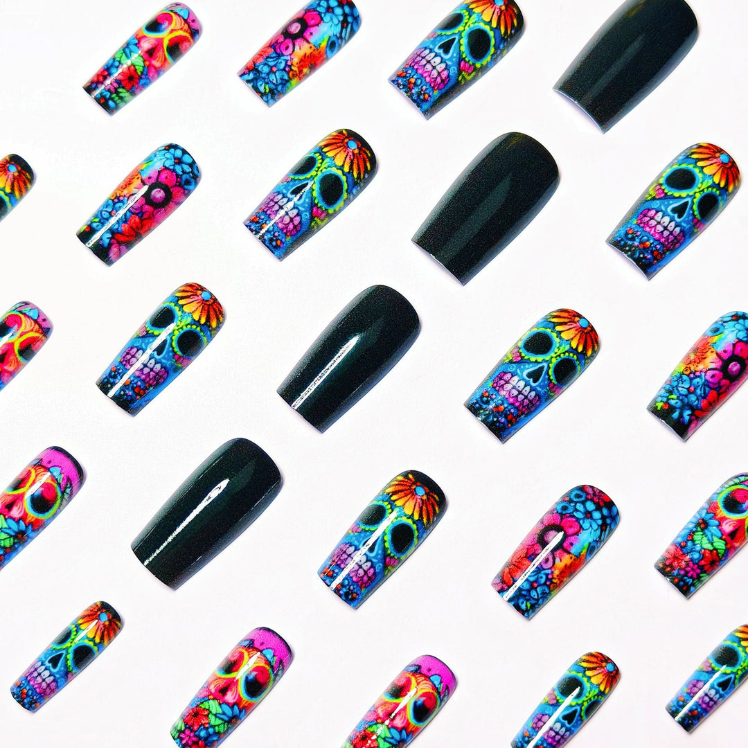Nail art set with Lively Skull Design Kalsten