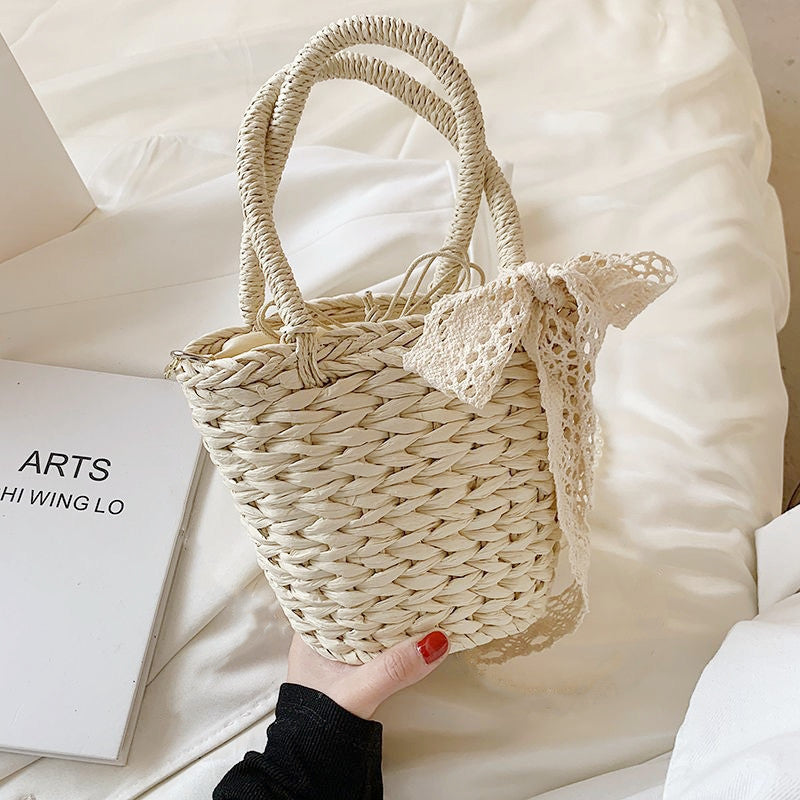 Playful basket bag with lace ribbon Kalsten