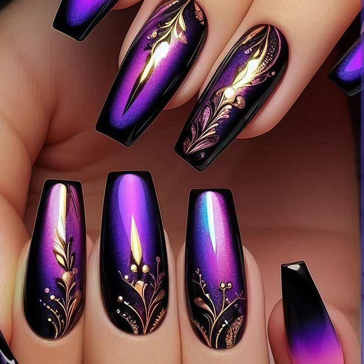 Artificial nails in elegant ombré design with gold accents Kalsten
