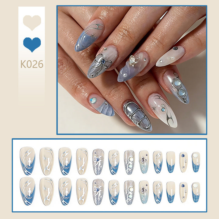 Nail art set with glamorous 3D decorations and elegant accents Kalsten