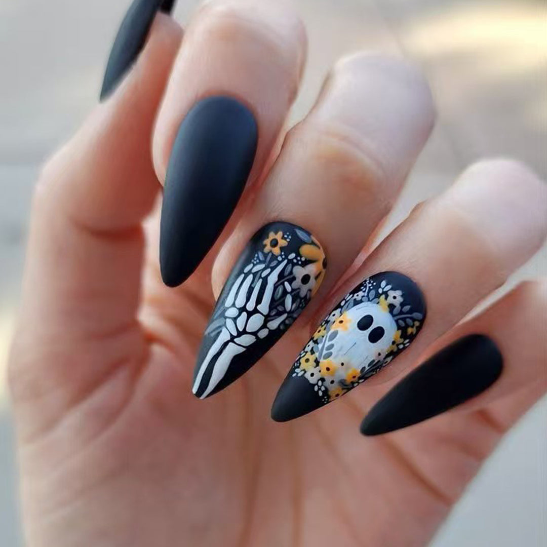 Art Nails in Creative Skull Design Kalsten