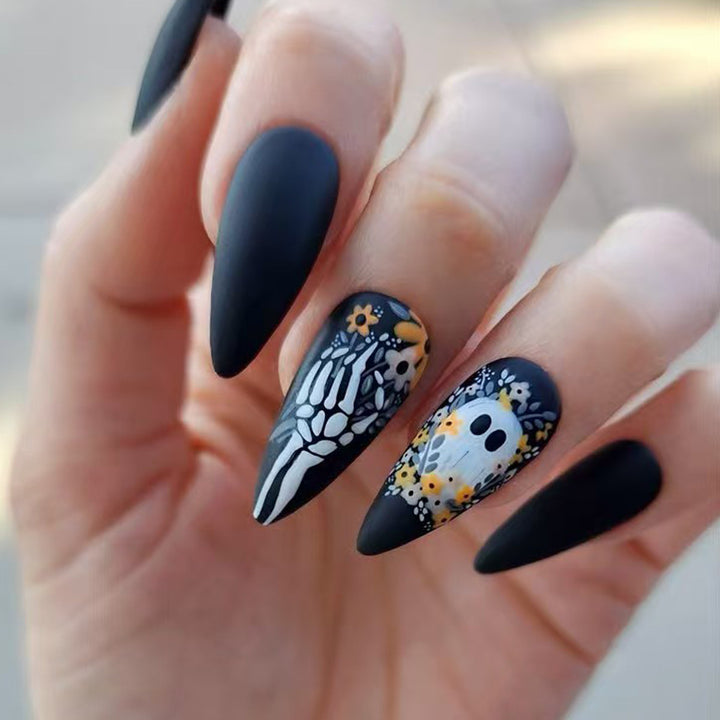 Art Nails in Creative Skull Design Kalsten