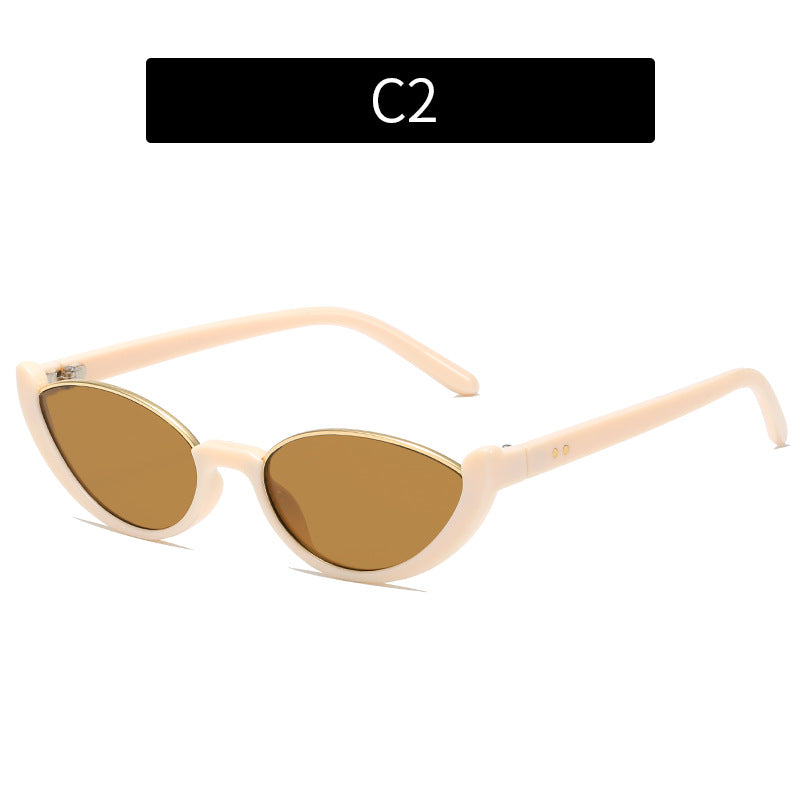 Fashion Cat-Eye Sunglasses with Gradient Lenses