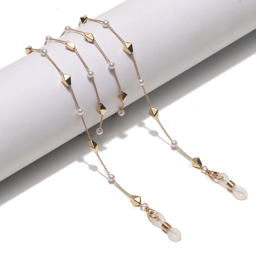 Elegant Heart-Shaped Pearl Chain Eyewear Holder Kalsten